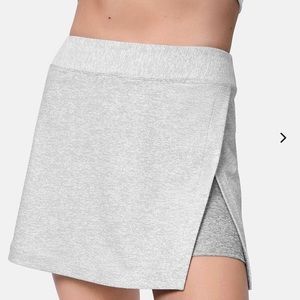 Outdoor Voices Court 4.5” Skort in Dove/Ash